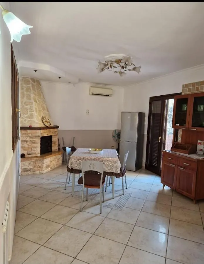 Appartamento La Casa Di Mammà Napoli 0*,